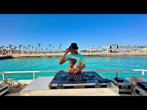 Movin,To The Sun \u0026 Work \u0026 Tom Taki ( DJ LeoO Afro House Remix ) 🎧