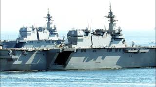 護衛艦「かが」ヘリ搭載「いずも」の前通過　 2021年7月24日