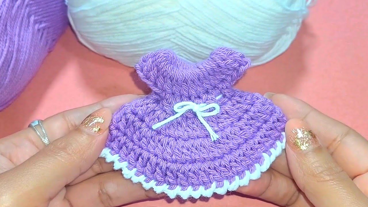 Como tejer mini vestido a crochet ideal para llaveros recuerdos...