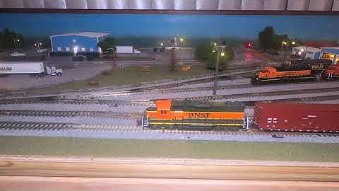 N Scale Bachmann GP38-2 DCC & Sound (2)