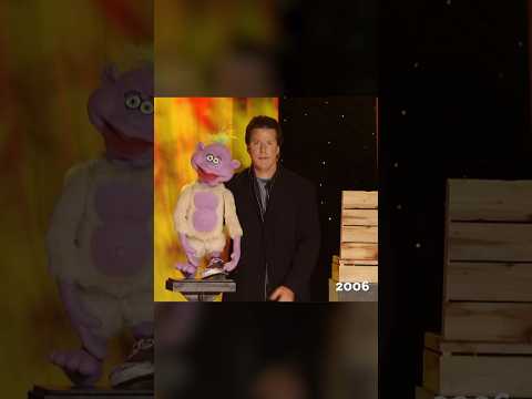 Jose Jalapeno on a Steek Serenades The Senioritas | JEFF DUNHAM