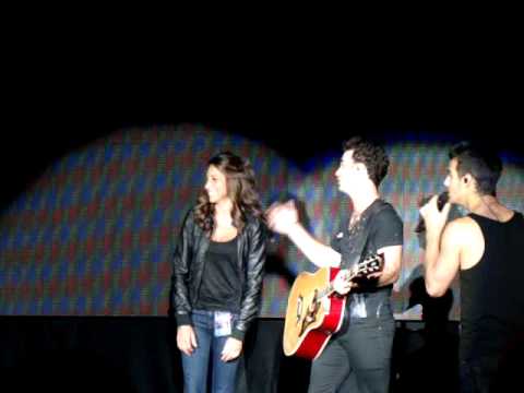 Jonas Brothers camp rock tour singing happy birthd...