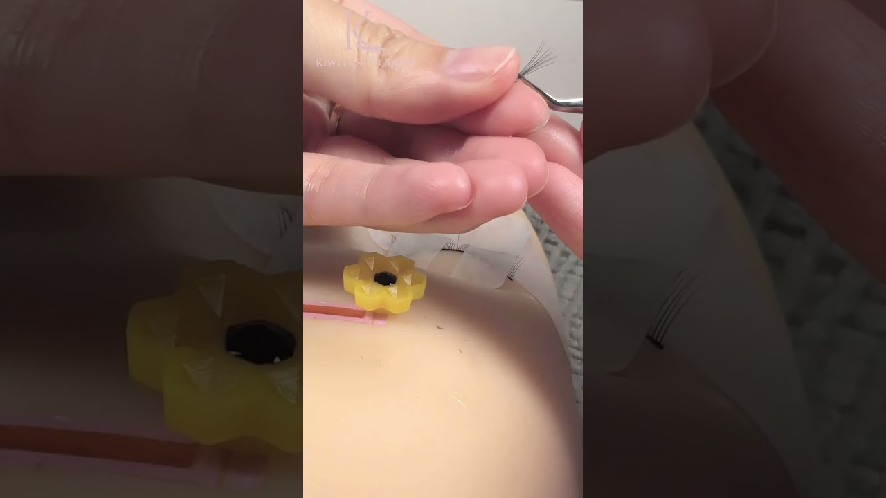 Here's how we isolate each natural lash like a pro 🔍