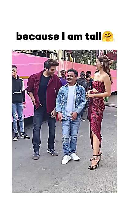 Kriti's height 🤭#bollywood #edit #kritisanon #ytshorts