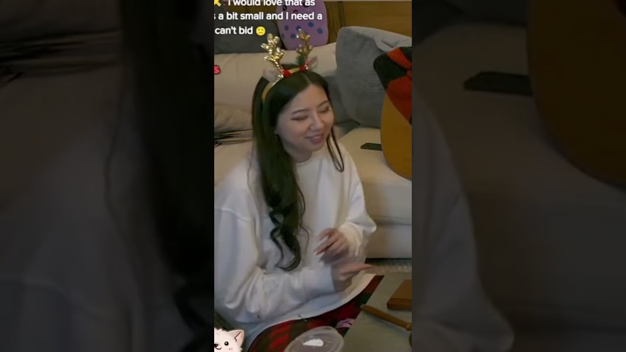 Valkyrae shows Ludwig and the Roomies her guitar skills