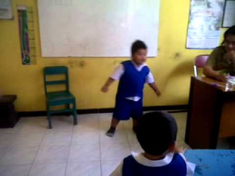 Anak TK nyanyi lagu Cowboy Junior