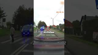 Bmw Fahrer Rammt Fußgänger Vor Der Polizei Und Flüchtet Videocredits