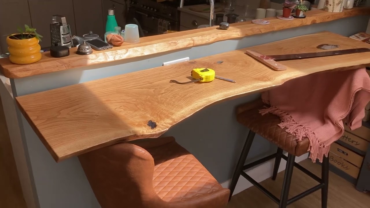 Building DIY breakfast bar with oak timber and resin - video 1