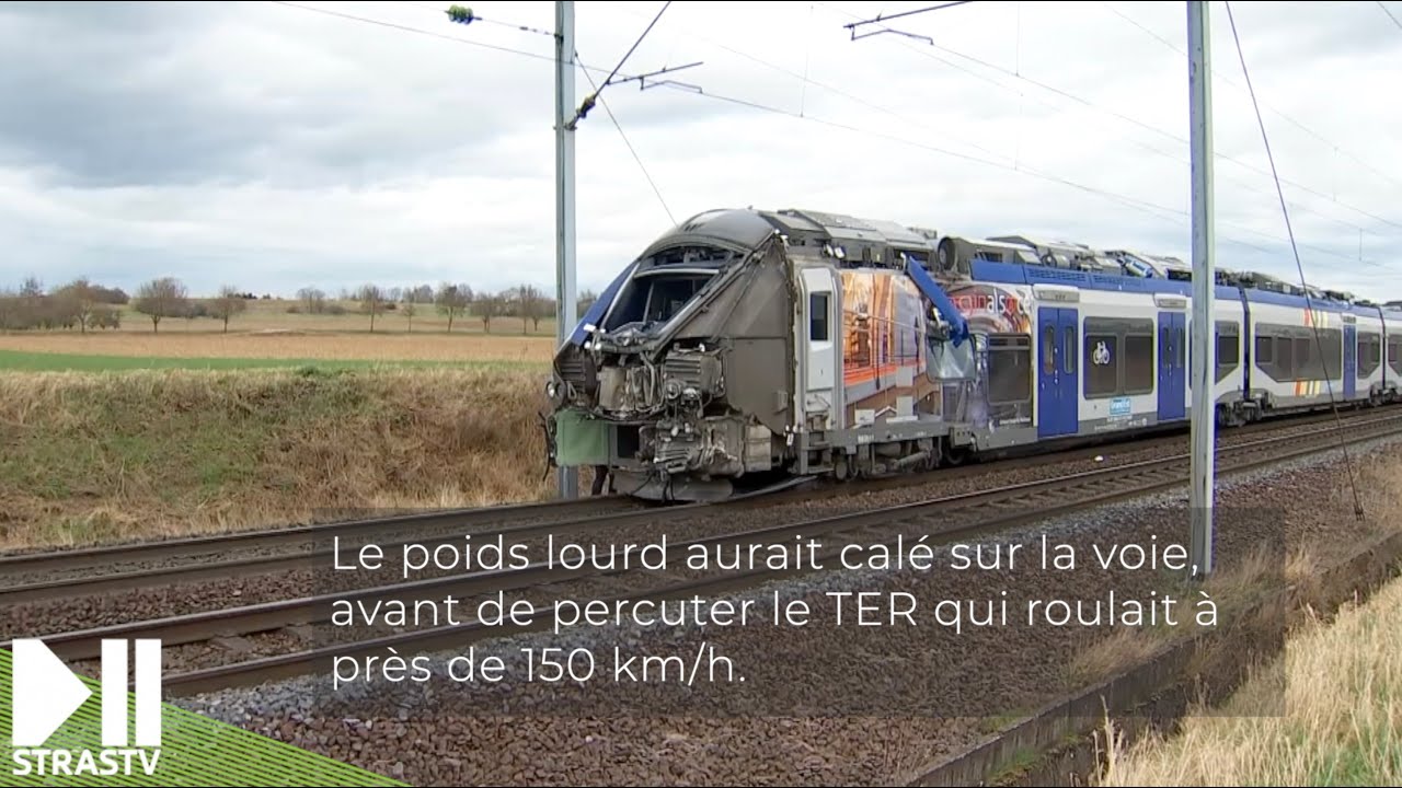 Un TER percute un camion benne à Hochfelden