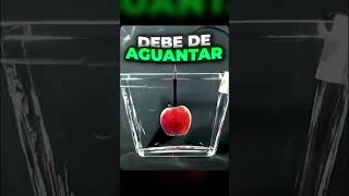 Esto le pasa a una manzana después de 365 días bajo el agua