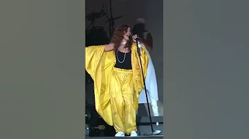 Rihanna S Live Vocals Are Crazy 