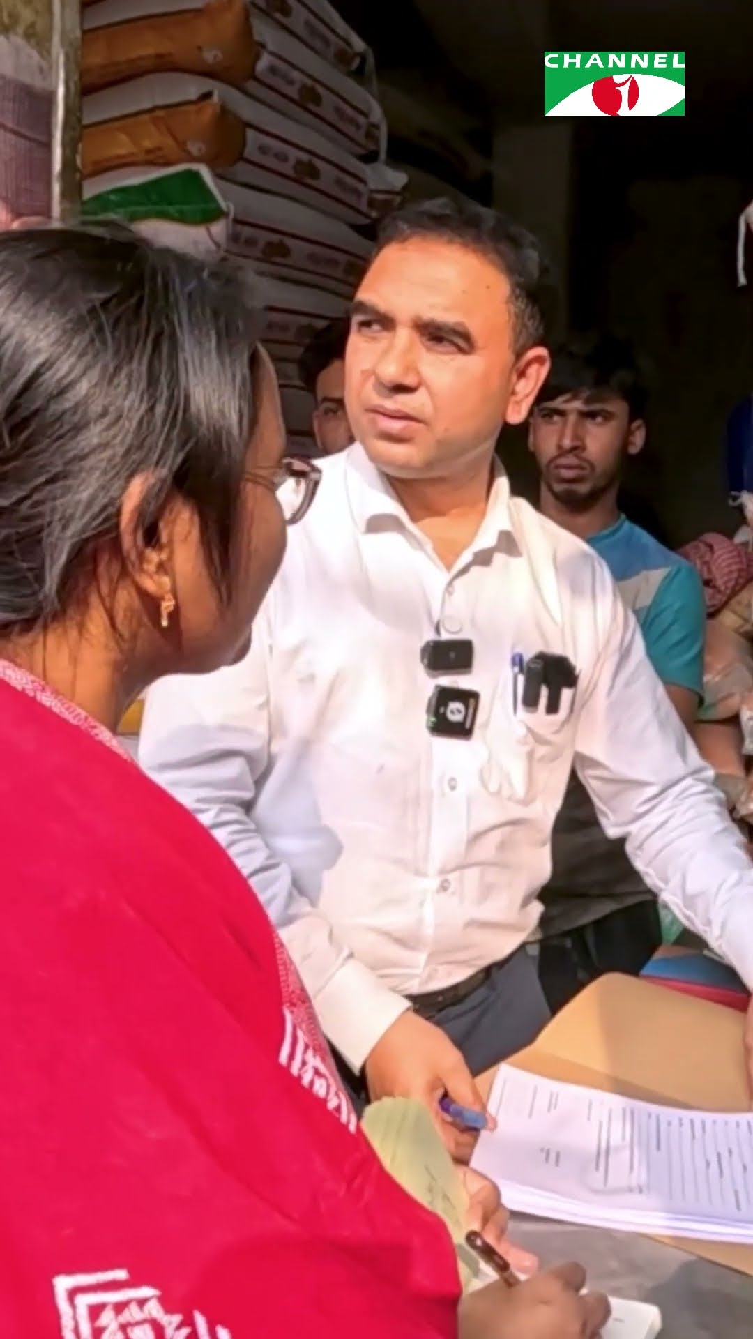 ম্যাজিস্ট্রেট এর সঙ্গে তর্কে জড়ালেন ব্যবসায়ী | Channel i Tv