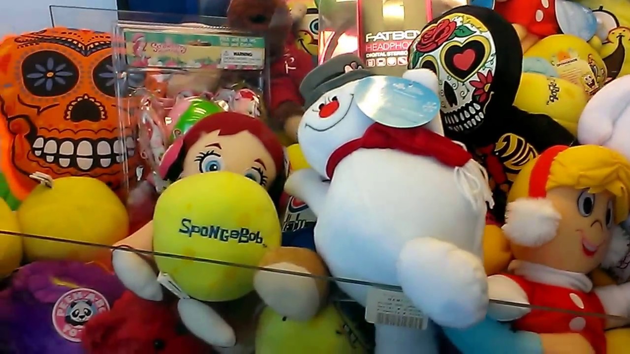 PLUSH BUS CLAW MACHINE @WALMART CRAZY FROSTY THE SNOW MAN BATTLE