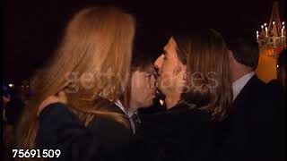 Tom Cruise kiss Nicole Kidman Interview with the Vampire Premiere