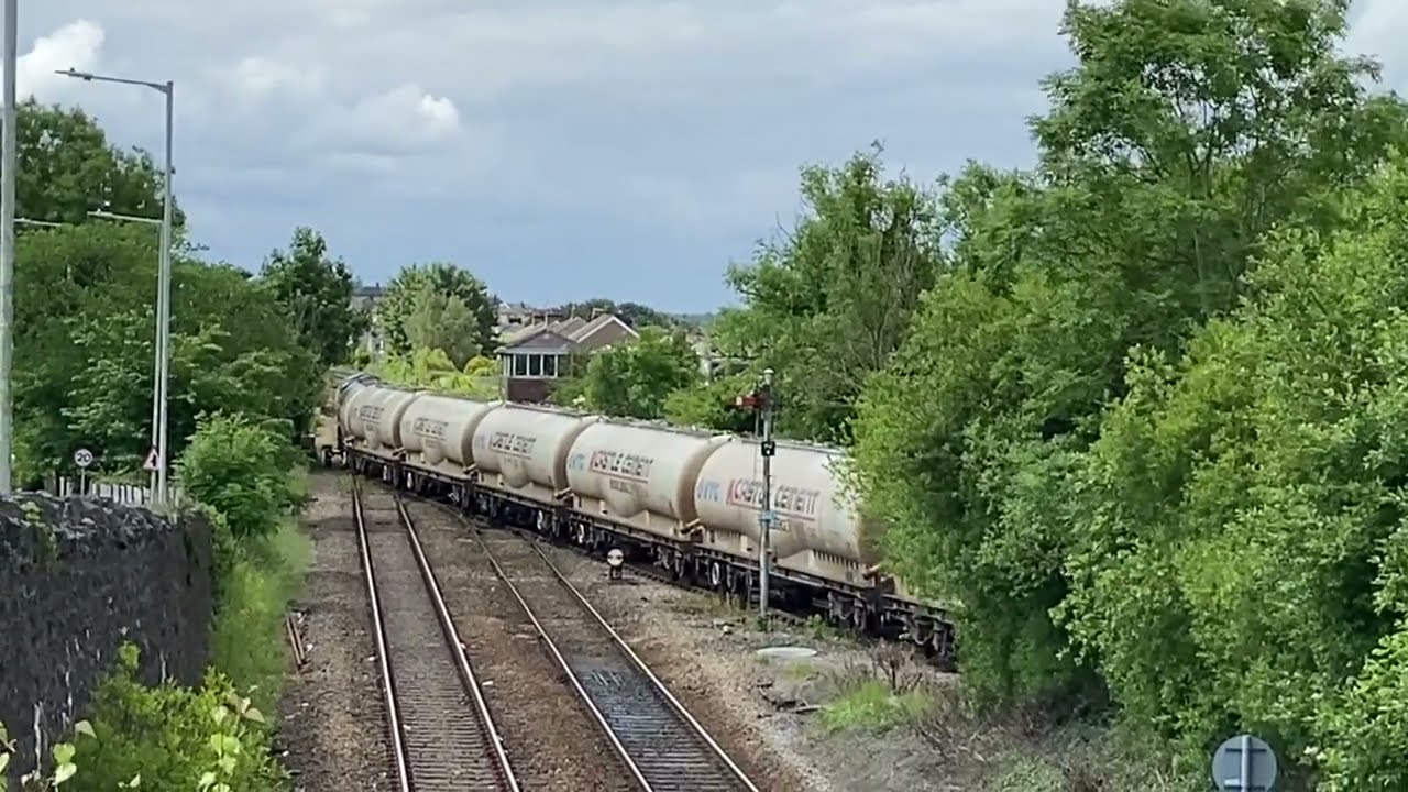 Raw and unedited footage of Gbrf 66798 arrival and shunting cement wagons Castle Cement Clitheroe.