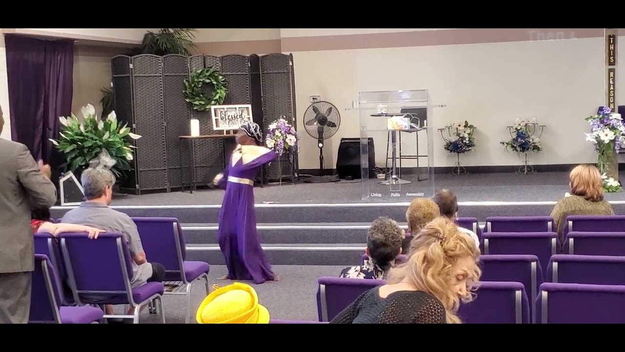 Shannon-"Waging War" by Cece Winans - YouTube
