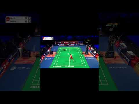 Good defence by Jonatan Christie! #badminton #bwf #jonatanchristie #shiyuqi