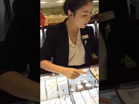 Video: Hongqiao New World Pearl Market v Šanghaji