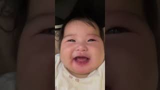 Bebê Dando Risadas - Cute Cute