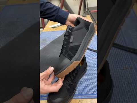 Sepatu kerja Keen Utility Kenton #kerja #kerja keras #bengkel kecil #sangat memuaskan #pertukangan kayu #diy