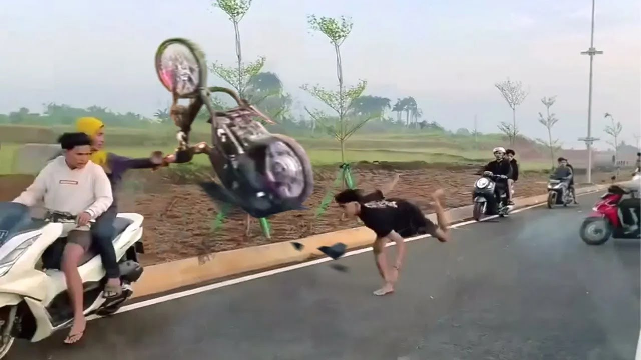 MAU APA LAGI KALAU BEGINI ? Momen Konyol Tak Terduga dan Tak Wajar Saat Berkendara di Jalan