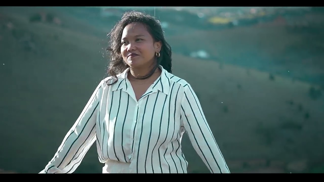 LEONYH & MIARIMBOLA Anjarantsika roa (cover)