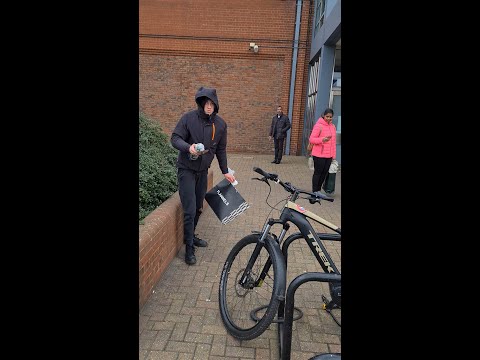 Video: Kafe sepeda populer Surrey Giro tutup karena renovasi