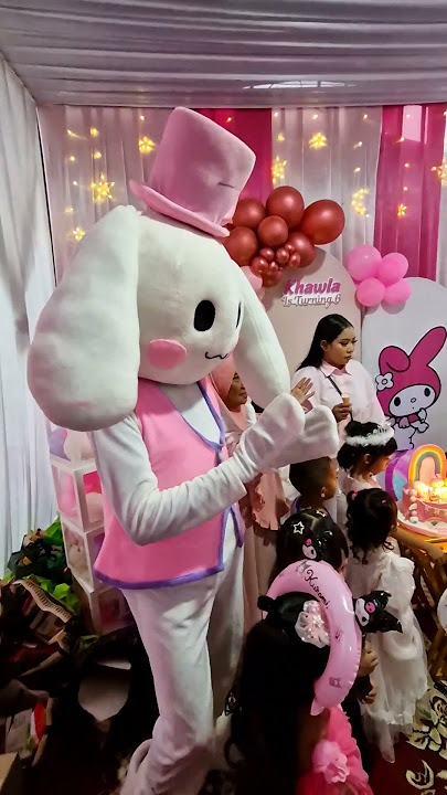 haloo badut cinamonroll di birthday adek #badut #badutlucu