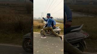 scooty 😱 V/S me 😯 Running speed #viralshort #viralvideo #trendingshorts #army #runningmusic #running