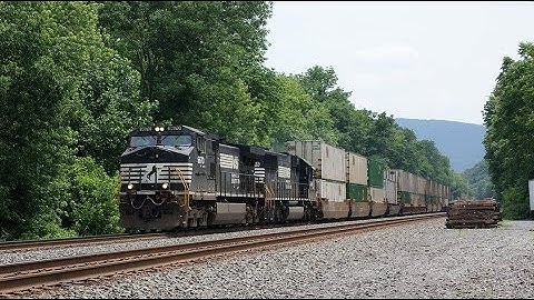 NS 23M on the NS PITL Middle Division - SD60 trailing (2011)