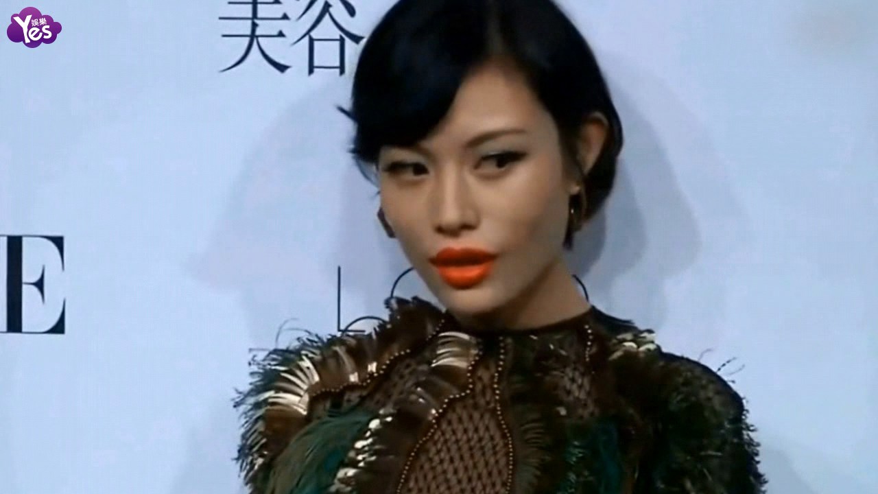 【3年前】崩人設？曝章子怡繼女跟奶奶住