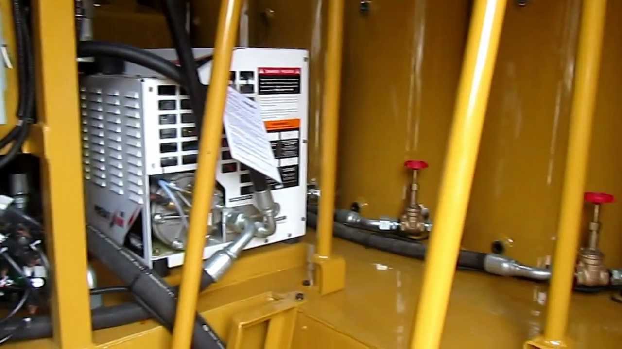 Caterpillar 730 Articulated Service Truck with HEC Fuel and Enclosed Lube Body - Interior