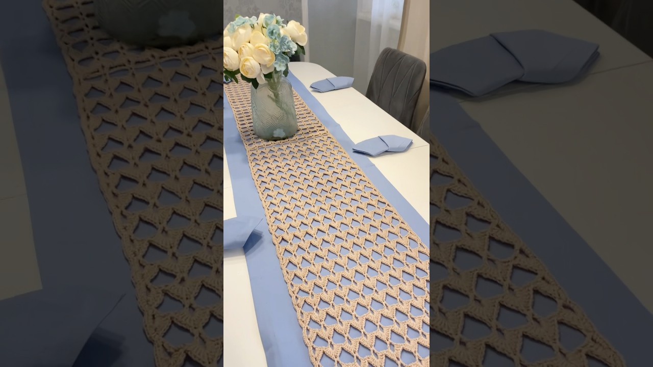 Вязаная дорожка для стола по мк 