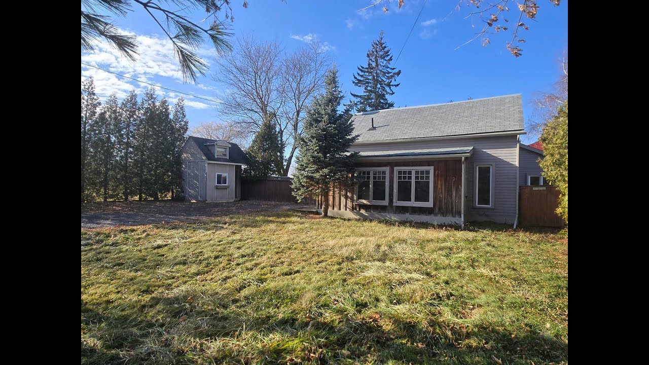 FOR SALE  126 Mountain Road, Grimsby, Ontario, Canada