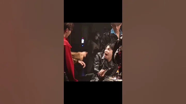 DK take it easy on Scoups 😂 #세븐틴 #seventeen #kpop #going_seventeen #scoups #dk #goingsvt #dokyeom