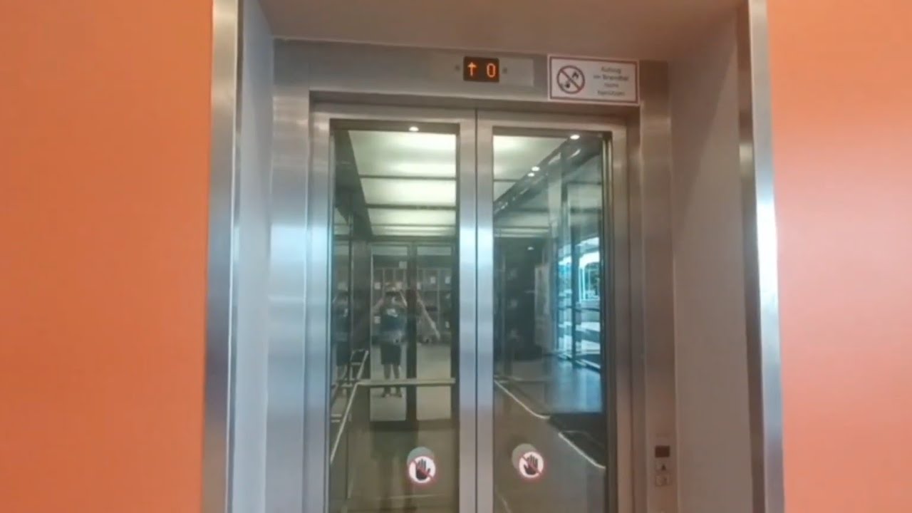 Schindler 5400 (EuroLift) at Shopping City Seiersberg, AT