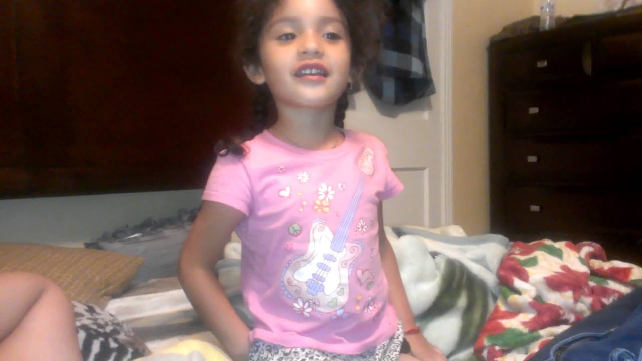 3 year old singing - YouTube