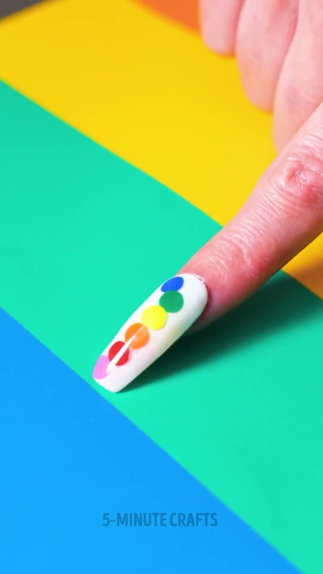 Brilliant Manicure Hacks ?