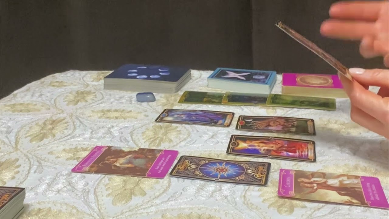 اختار كرت تاروت :حط شخص ببالك هل هو حب / اعجاب /صداقة 💖مصير العلاقة خلال شهرين  