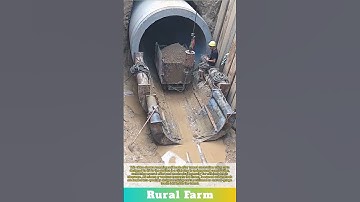 Pulling out the soil load after tunnel excavation using carts can lift to the top