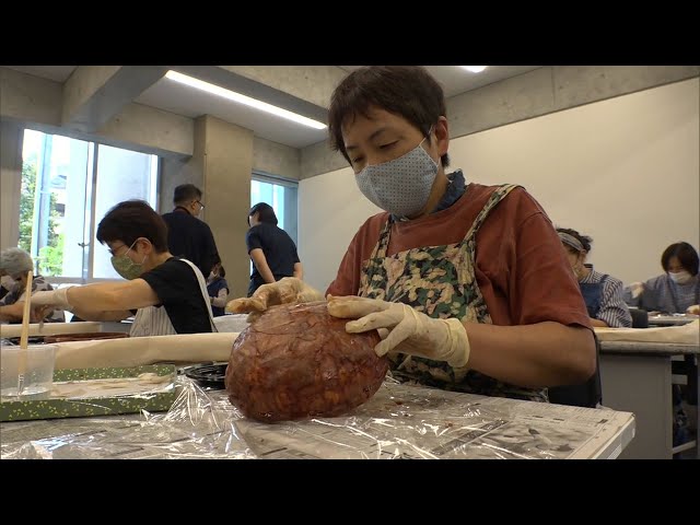A class on the traditional craft of 