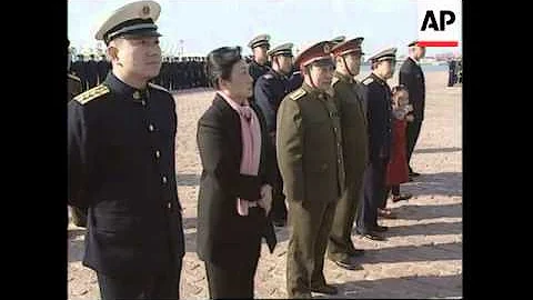 US warship pulls into China port, part of resuming military ties