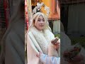El bondadoso payaso ayudó al ángel, y al final el ángel también ayudó al payaso. #comedy