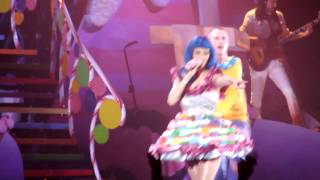 Katy Perry - California Gurls HD - Hammersmith Apollo (17/3/11)