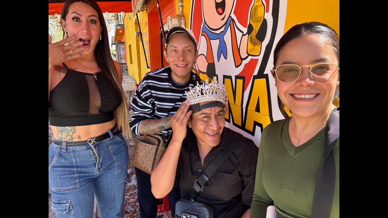 Con una delas próximas Reinas