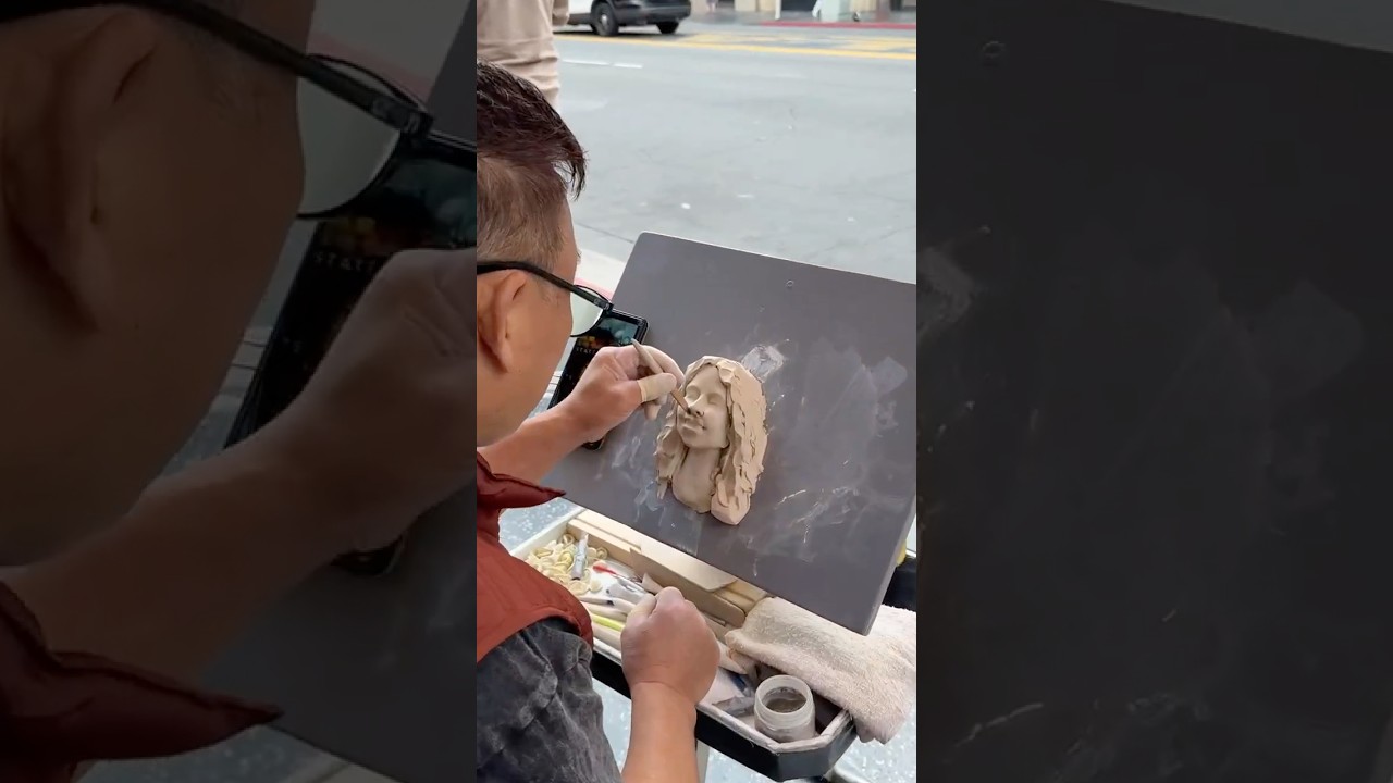 Hollywood Walk of Fame Street Artist Creates Faces in Minutes