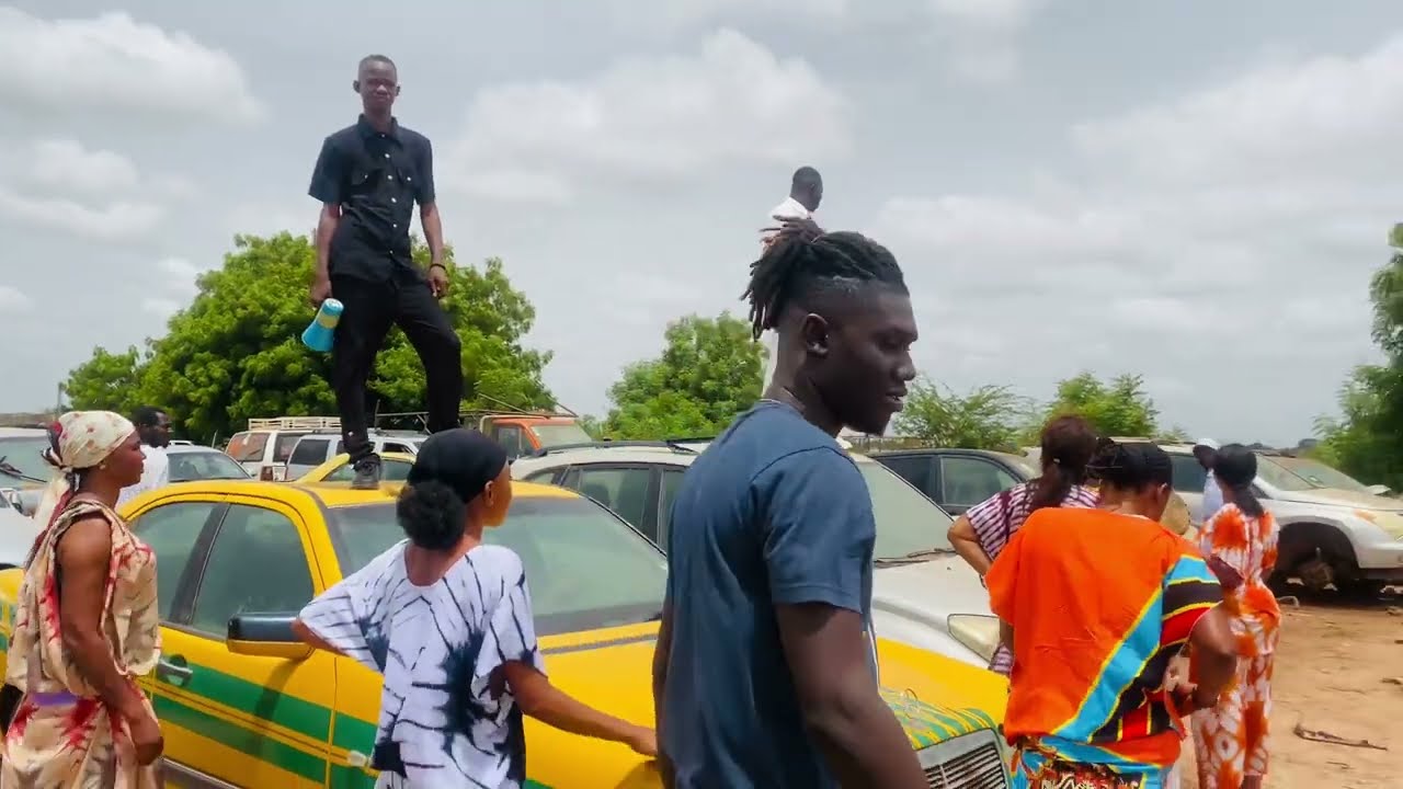 O Boy & Gambian Child Piring Parango behind the scene