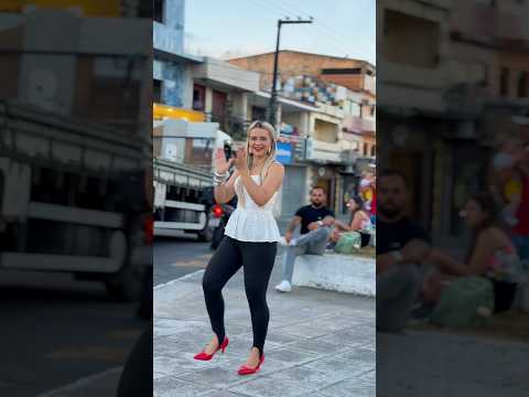 O moço levantou e veio dançar #dance #music