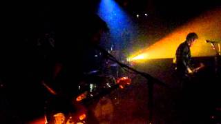 A PLACE TO BURY STRANGERS- Never Going Down[HD](La Maroquinerie PARIS 2011)