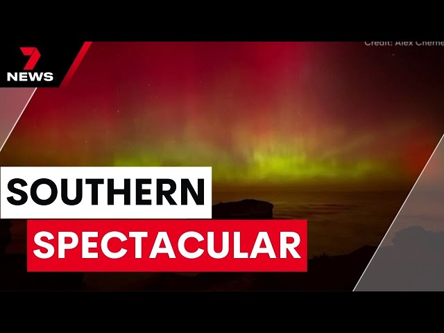 Melbourne stargazers lap up a kaleidoscope of colour in the night sky | 7 News Australia class=